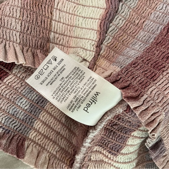 Aritzia Wilfred Smocked Blouse Heirloom Pink Size XS - Picture 9 of 11